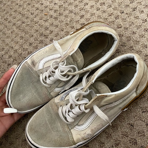 Cream vans - Picture 3 of 3